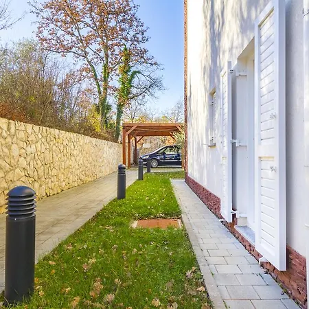 Villa Apartments Futura * Vantacici