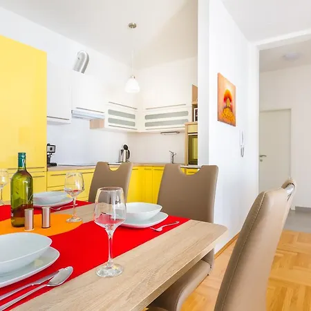 Villa Apartments Futura Apartment Vantacici