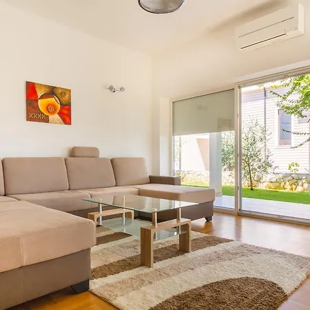 Villa Apartments Futura Vantacici