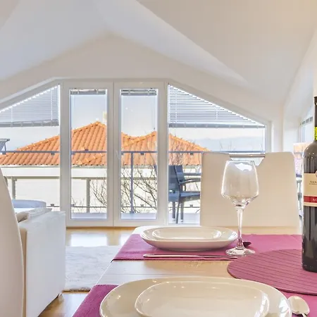 Futura Apartment Vantacici