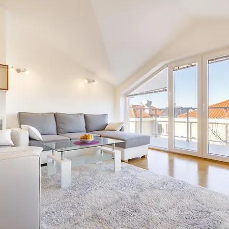 Villa Apartments Futura Apartmán *
