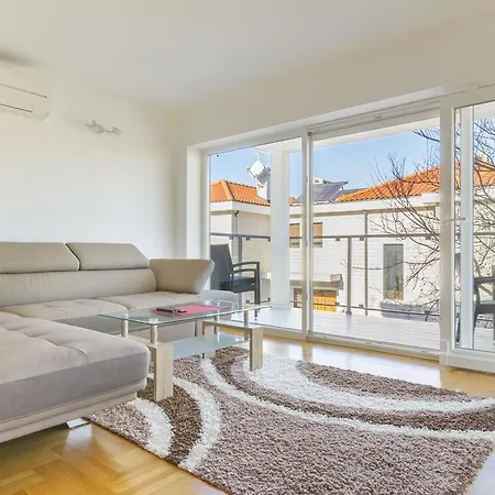 Futura Διαμέρισμα Vantacici