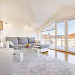 Villa Apartments Futura Apartmán *