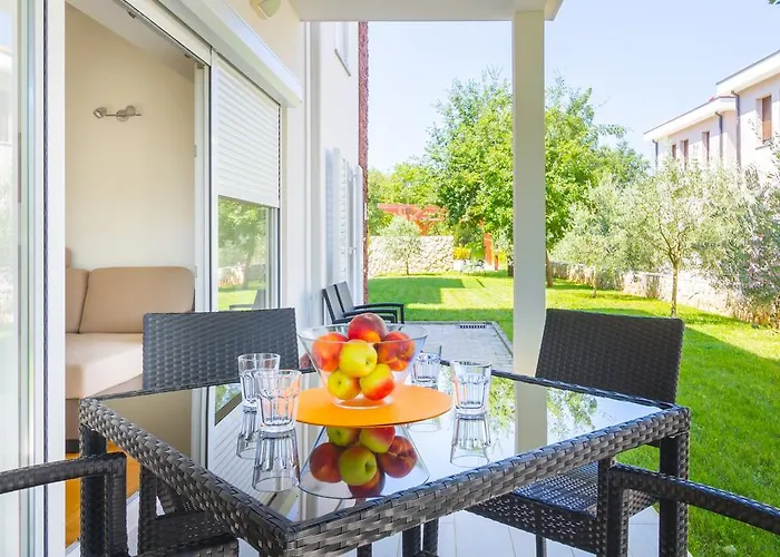 Villa Apartments Futura Vantacici