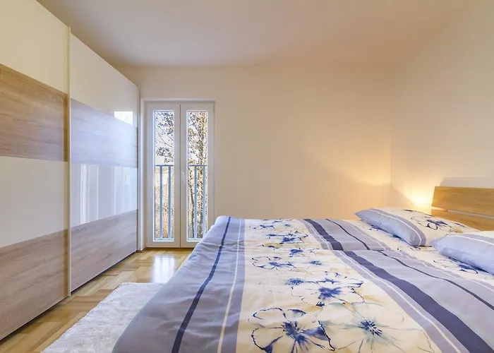 Villa Apartments Futura Apartman Vantacici